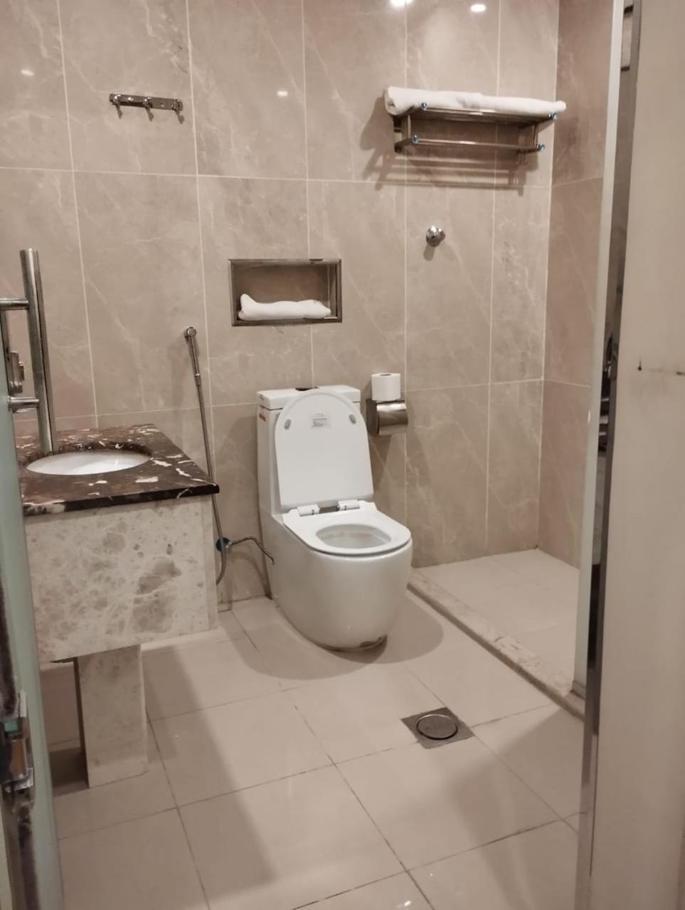 Olive Tree Hotel Tabuk Esterno foto